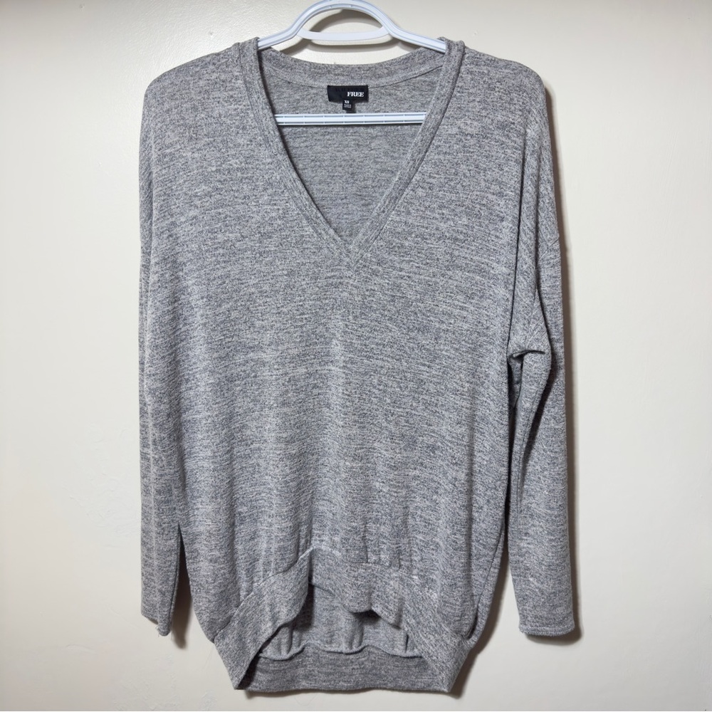🩶🤍🩶 Aritiza Wilfred Free Devinette Oversized Vneck Sweater Gray Size XS